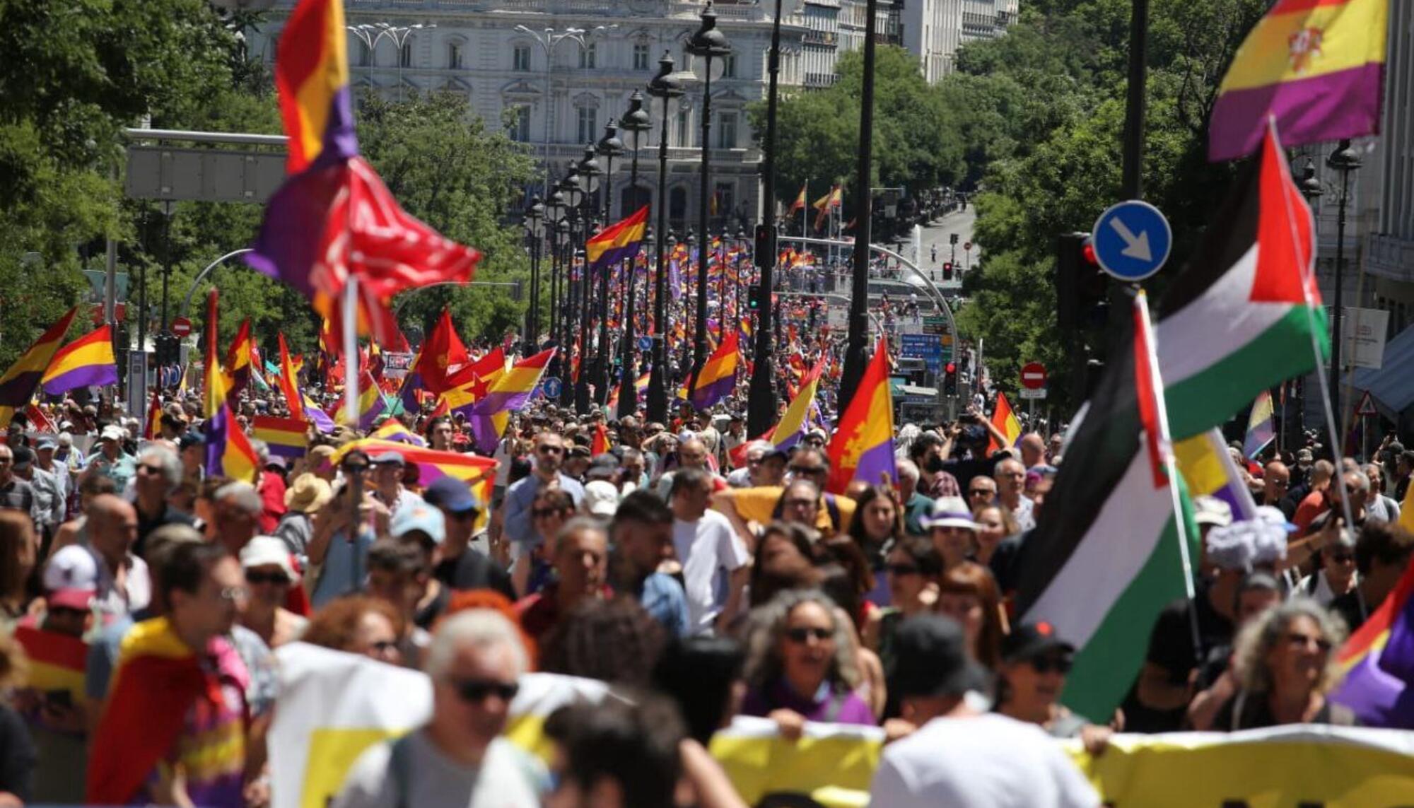 mani republicana 16j